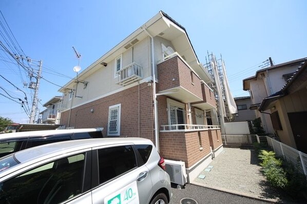 フォーレストの物件外観写真